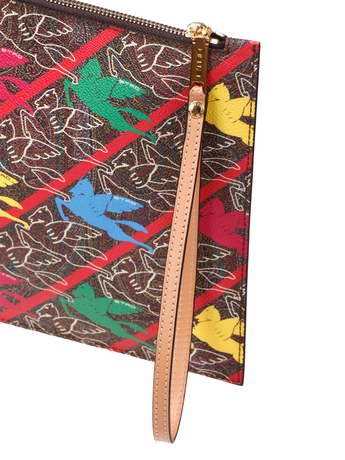 shop ETRO  Porta ipad: Etro porta iPad con pegaso multicolor.
Chiusura con zip.
Laccio per il polso.
Tasca interna.
Dimensioni: 30 cm x 22 cm.
Composizione: 42% cotone 58% poliestere .
Fabbricato in Italia.. 1N460 2640-8000 number 313594